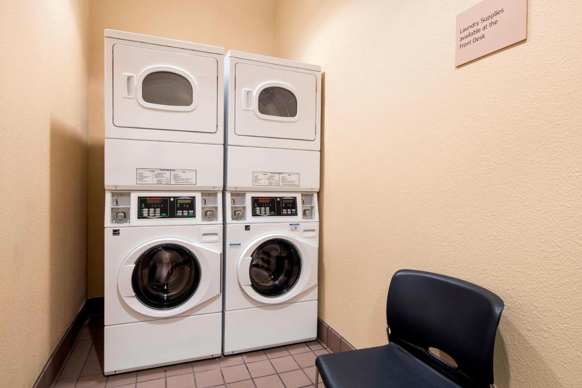 TownePlace Suites by Marriott San Diego Carlsbad / Vista - image 3