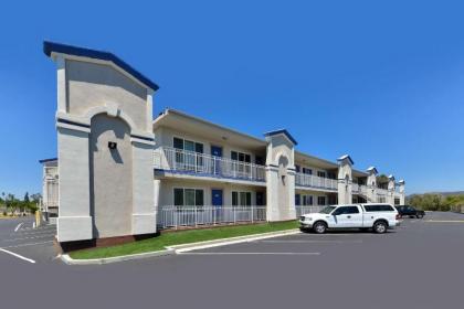 Motel 6-Vista CA