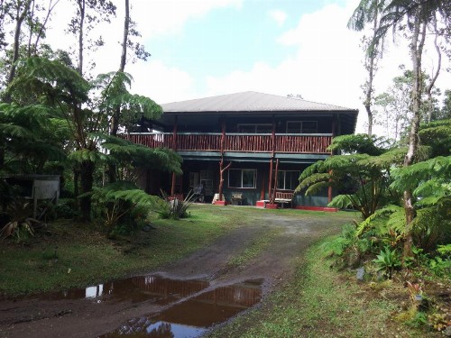 Aloha Crater Lodge and Lava Tube Tours - image 1