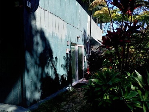 Aloha Crater Lodge and Lava Tube Tours - image 50
