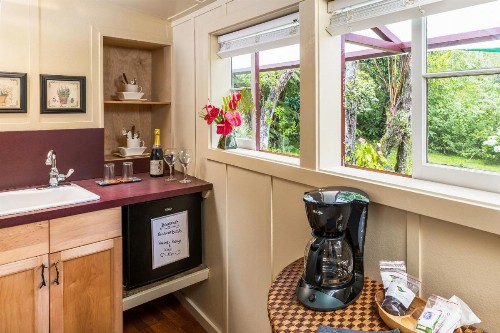 Volcano Village Estates - image 30