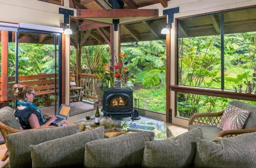 Volcano Village Lodge - image 5
