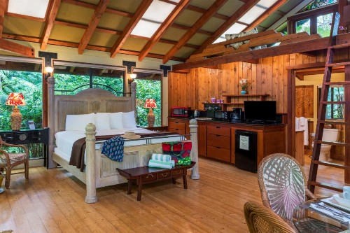 Volcano Village Lodge - image 7