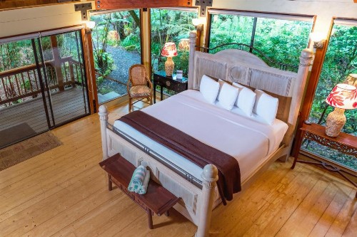 Volcano Village Lodge - image 8