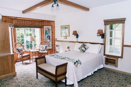 Kilauea Lodge and Restaurant - image 16