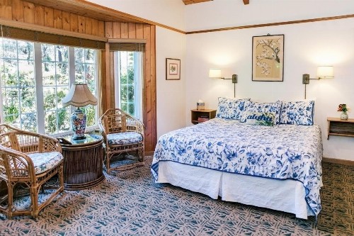 Kilauea Lodge and Restaurant - image 19