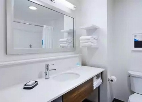Hampton Inn Wabash - image 3