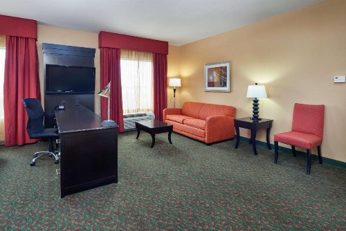 Hampton Inn & Suites Waco-South - image 10