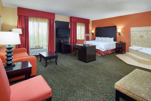 Hampton Inn & Suites Waco-South - image 13