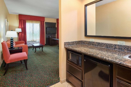 Hampton Inn & Suites Waco-South - image 38