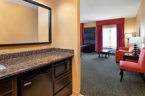 Hampton Inn & Suites Waco-South - image 40