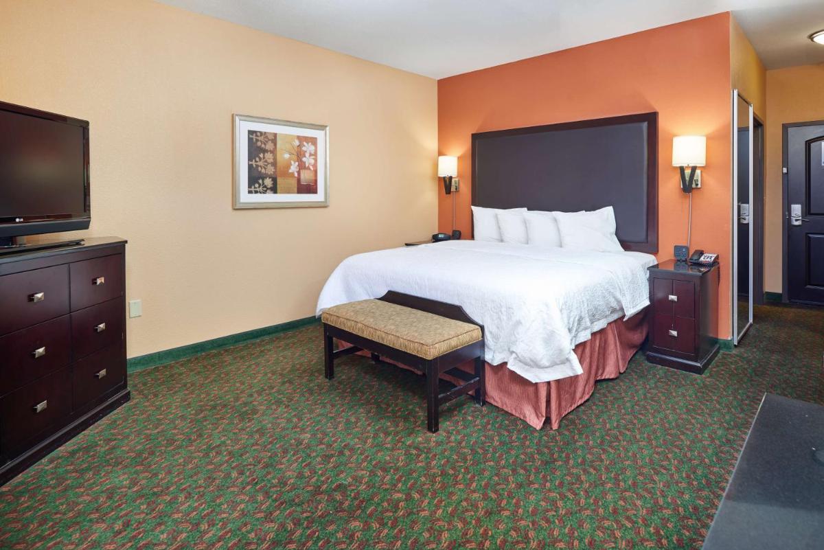 Hampton Inn & Suites Waco-South - image 5
