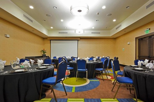 Holiday Inn Hotel & Suites Waco Northwest an IHG Hotel - image 40