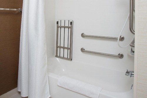 Fairfield Inn & Suites Waco South - image 10