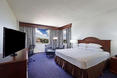 Hilton Waco - image 36