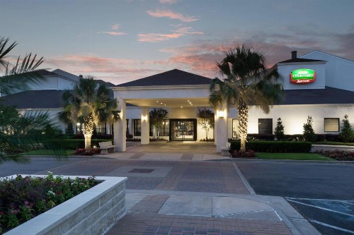 Courtyard by Marriott Waco - image 1