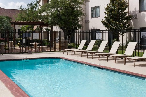 Courtyard by Marriott Waco - image 22