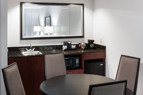 Courtyard by Marriott Waco - image 28