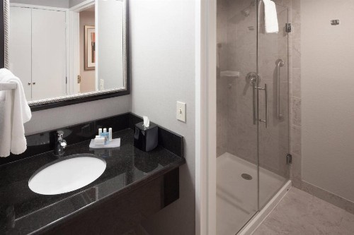 Courtyard by Marriott Waco - image 8
