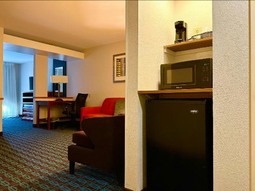 Fairfield Inn & Suites by Marriott Waco North - image 30
