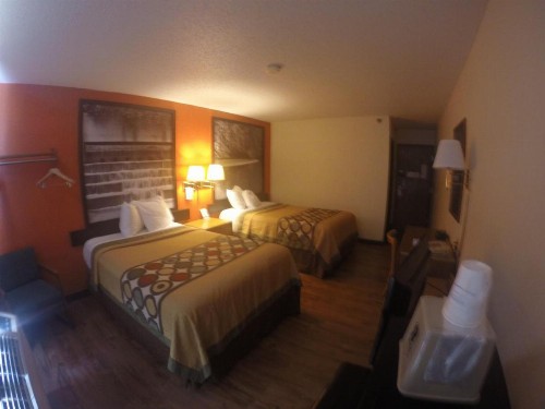 Super 8 by Wyndham Waco University Area - image 5