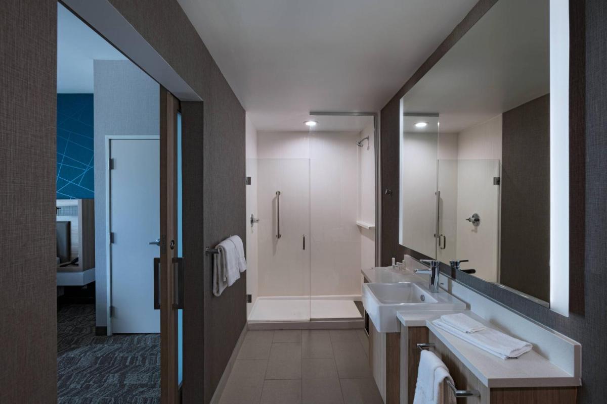 SpringHill Suites Waco - image 3
