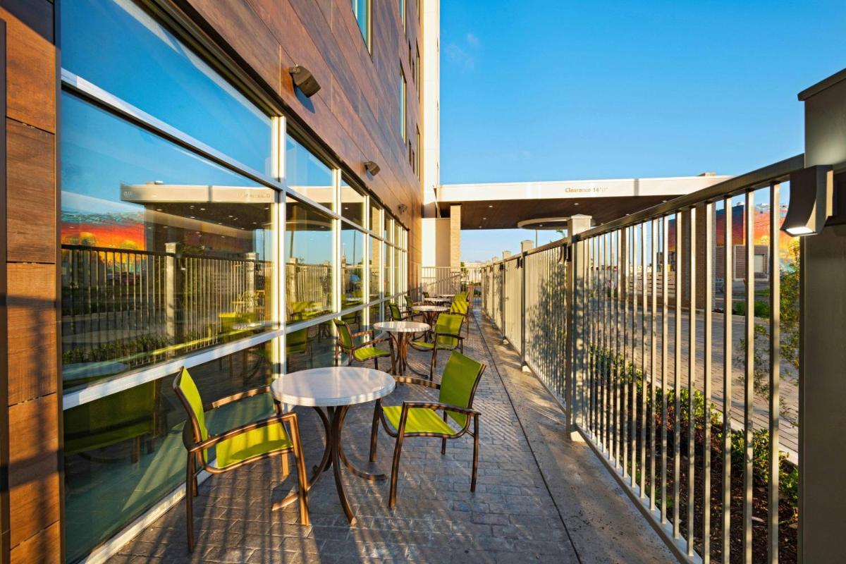SpringHill Suites Waco - image 4