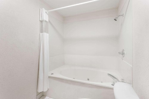 Knights Inn Waco South - image 3