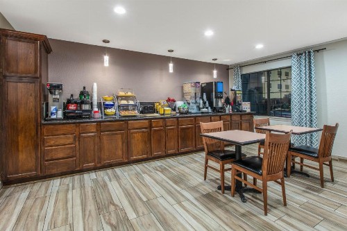 Days Inn by Wyndham Waco - image 14