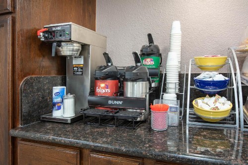 Days Inn by Wyndham Waco - image 15