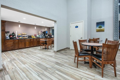 Days Inn by Wyndham Waco - image 16