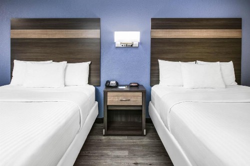 Days Inn by Wyndham Waco - image 23