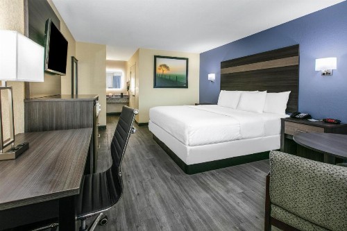 Days Inn by Wyndham Waco - image 24