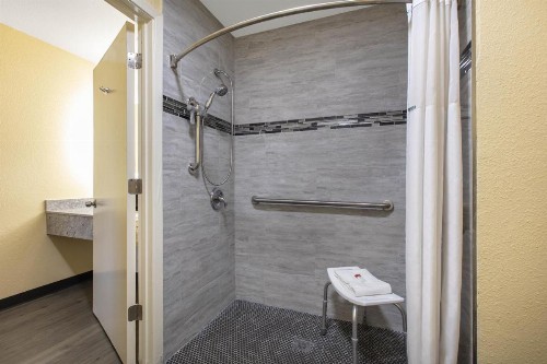 Days Inn by Wyndham Waco - image 26