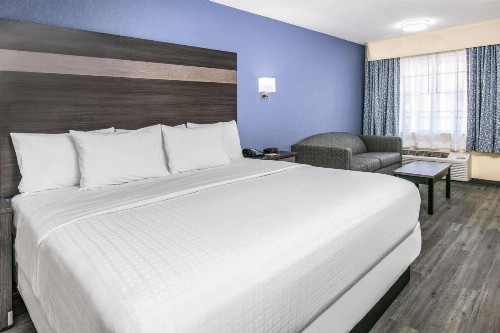 Days Inn by Wyndham Waco - image 42