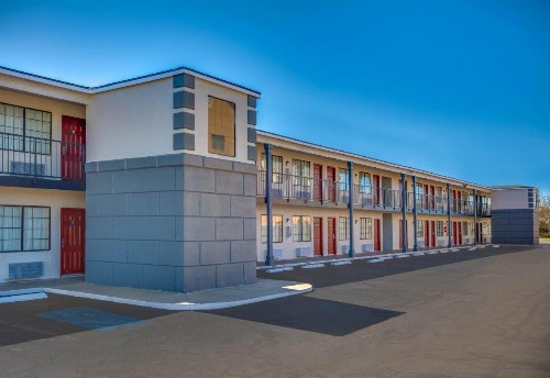 Days Inn by Wyndham Waco - image 6