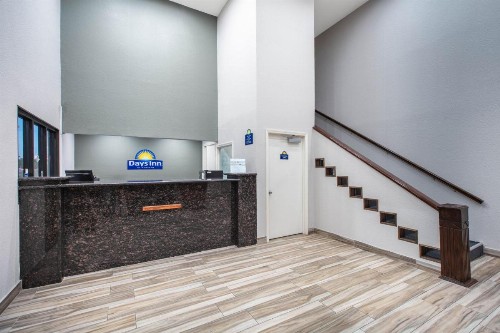 Days Inn by Wyndham Waco - image 8