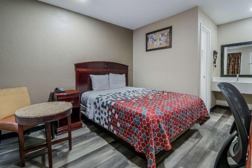 Rodeway Inn Waco North I-35 - image 11