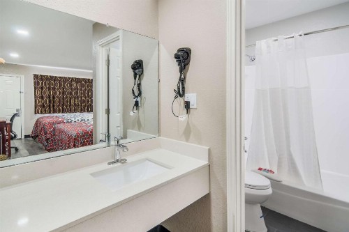 Rodeway Inn Waco North I-35 - image 23