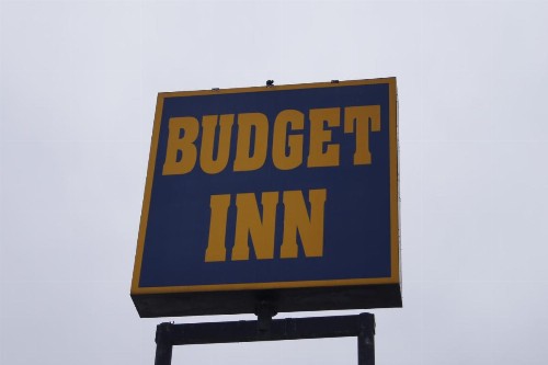 Budget Inn - image 13