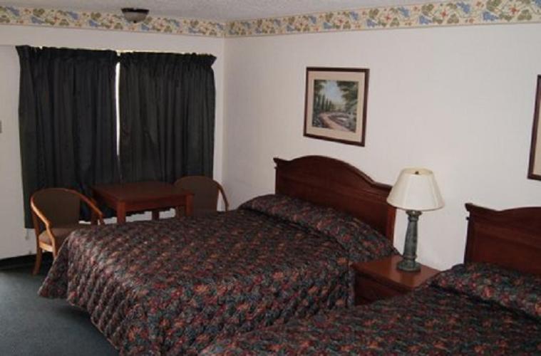 Budget Inn - image 3