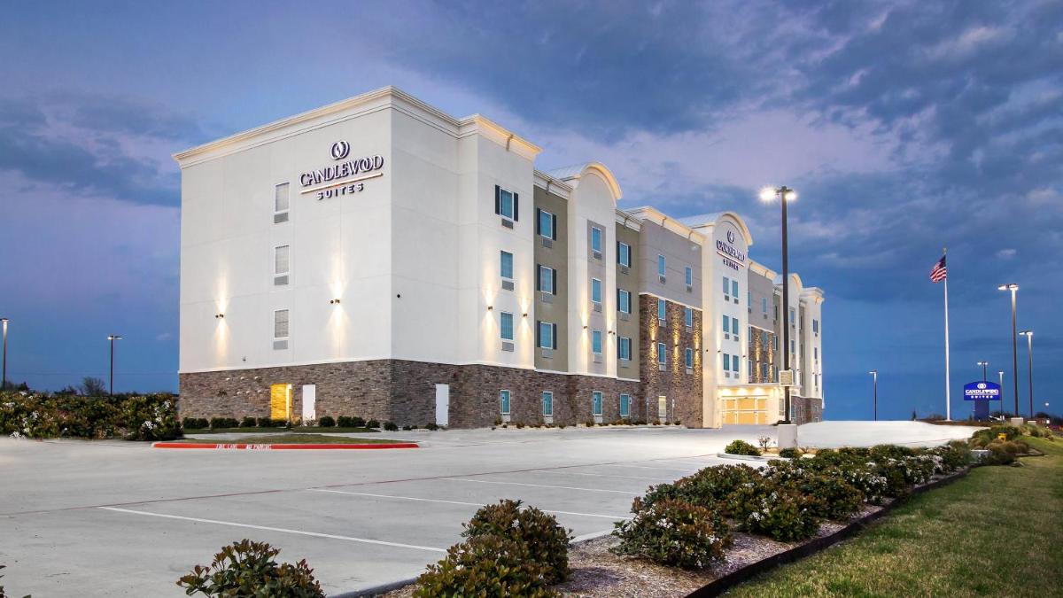 Candlewood Suites Waco an IHG Hotel - main image
