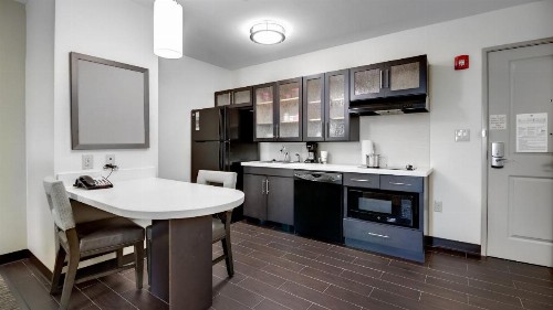 Candlewood Suites Waco an IHG Hotel - image 12