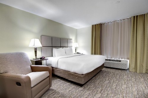 Candlewood Suites Waco an IHG Hotel - image 24