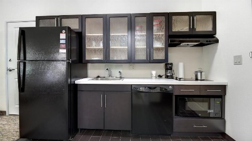 Candlewood Suites Waco an IHG Hotel - image 30