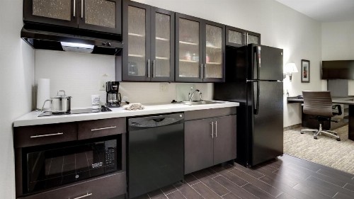 Candlewood Suites Waco an IHG Hotel - image 32