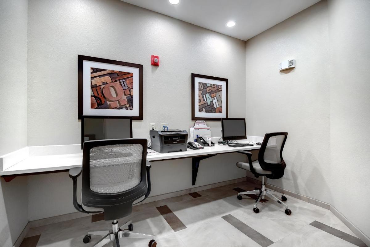 Candlewood Suites Waco an IHG Hotel - image 7