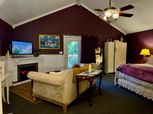 Bed and Breakfast on White Rock Creek - image 32