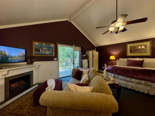 Bed and Breakfast on White Rock Creek - image 33