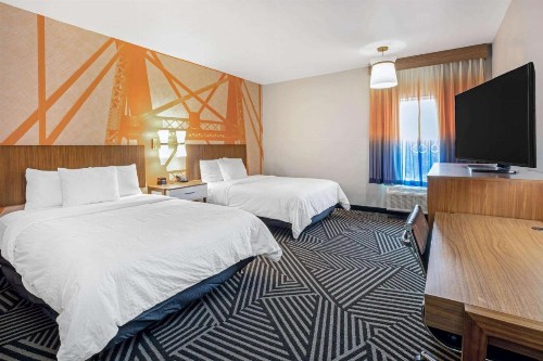 La Quinta by Wyndham Waco Baylor Downtown - image 17